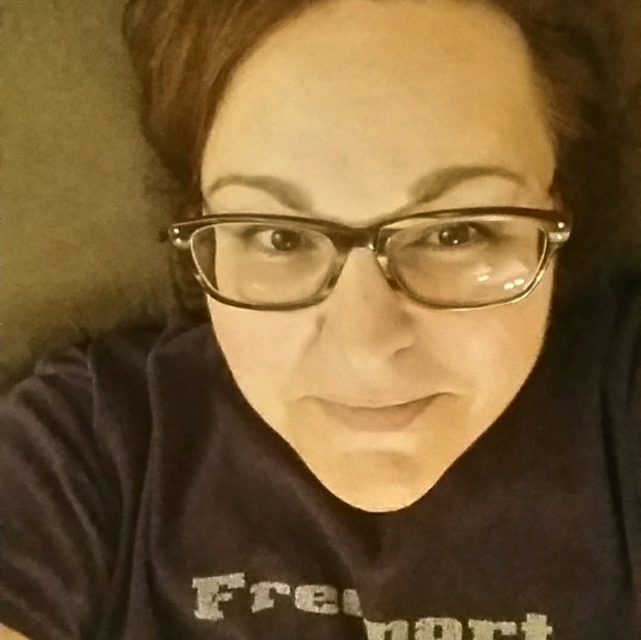 Meet your Posher, Stephanie - Picture 1 of 1